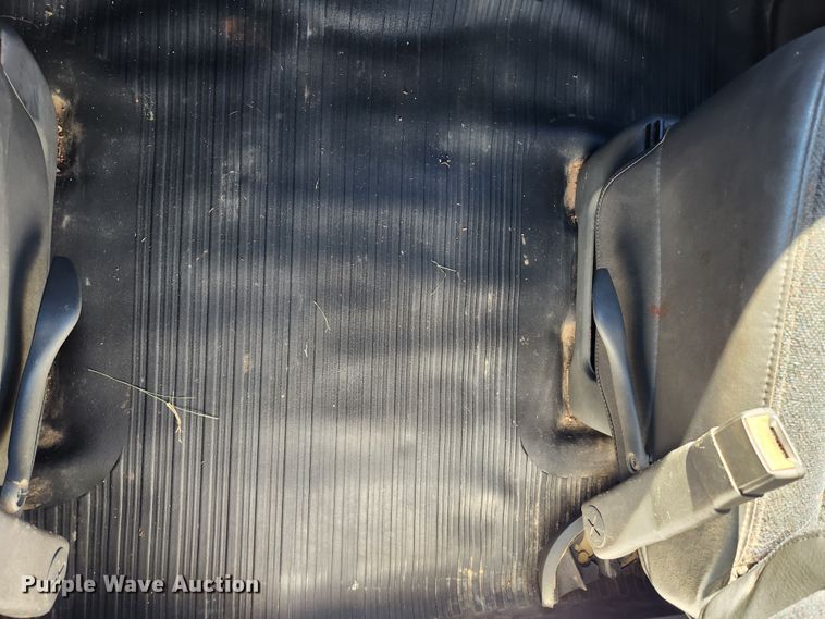 image for item MK9500 2002 Chevrolet Express G3500  box truck