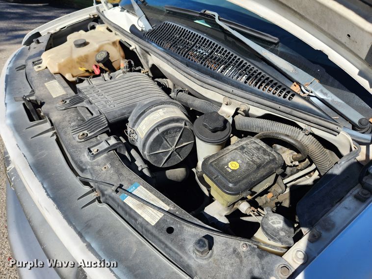 image for item MK9500 2002 Chevrolet Express G3500  box truck