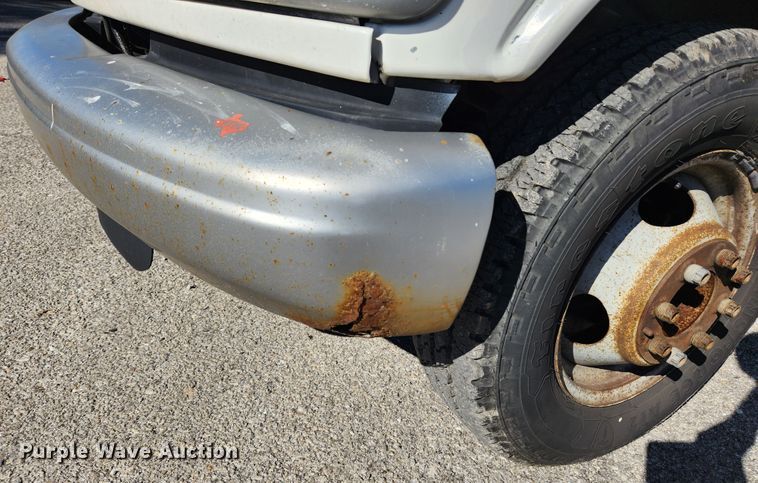 image for item MK9500 2002 Chevrolet Express G3500  box truck