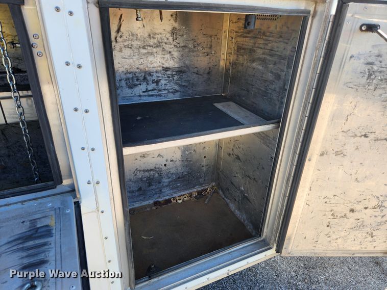 image for item MK9500 2002 Chevrolet Express G3500  box truck