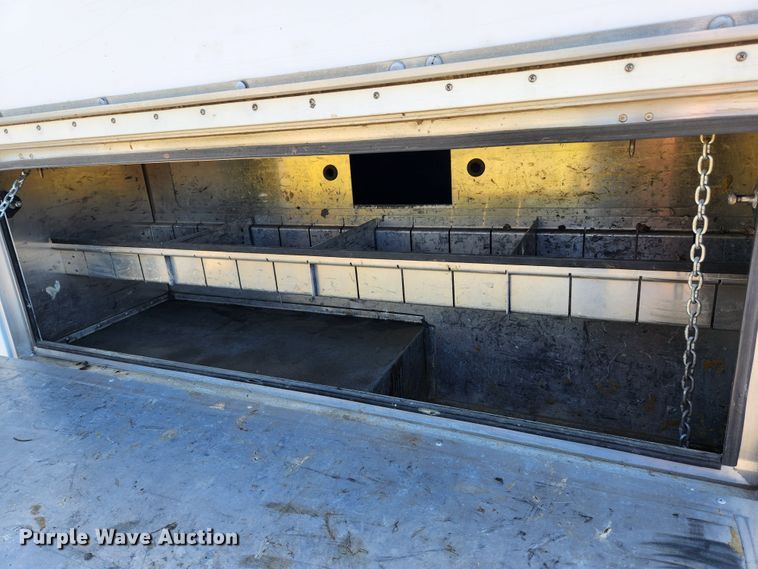 image for item MK9500 2002 Chevrolet Express G3500  box truck