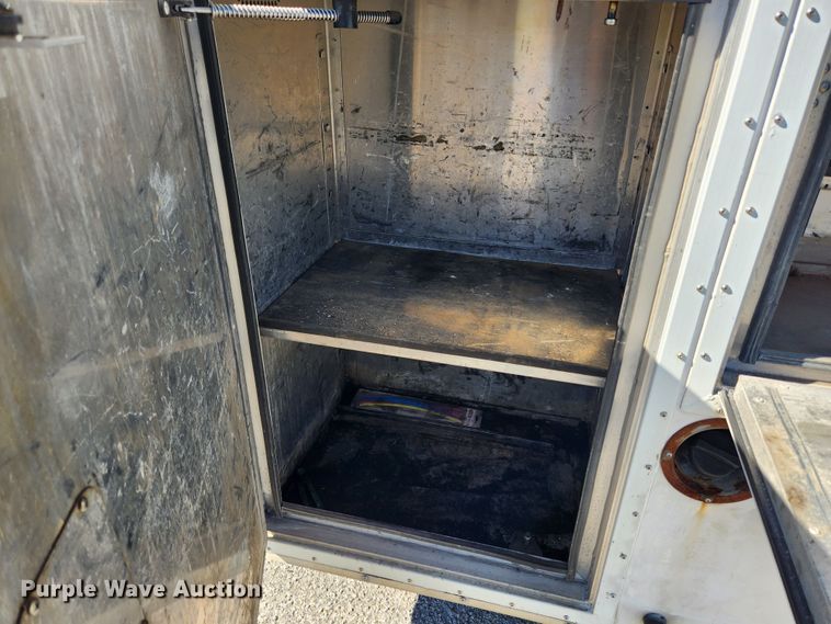 image for item MK9500 2002 Chevrolet Express G3500  box truck