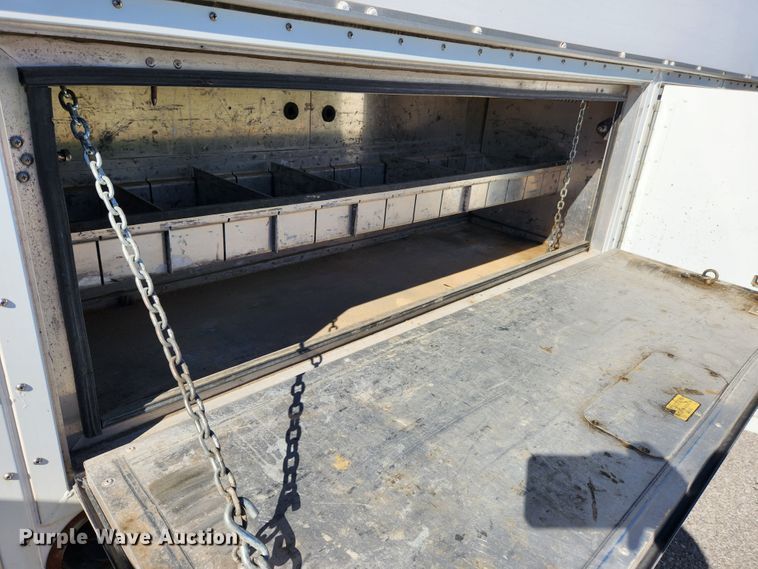 image for item MK9500 2002 Chevrolet Express G3500  box truck