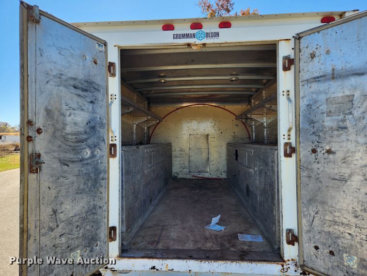 image for item MK9500 2002 Chevrolet Express G3500  box truck