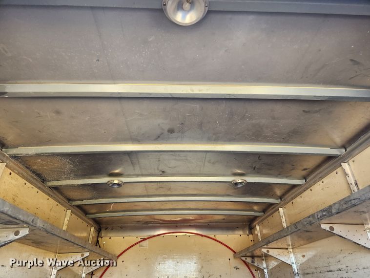 image for item MK9500 2002 Chevrolet Express G3500  box truck