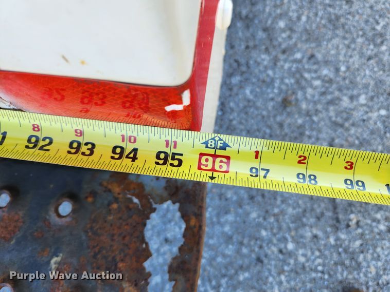 image for item MK9500 2002 Chevrolet Express G3500  box truck