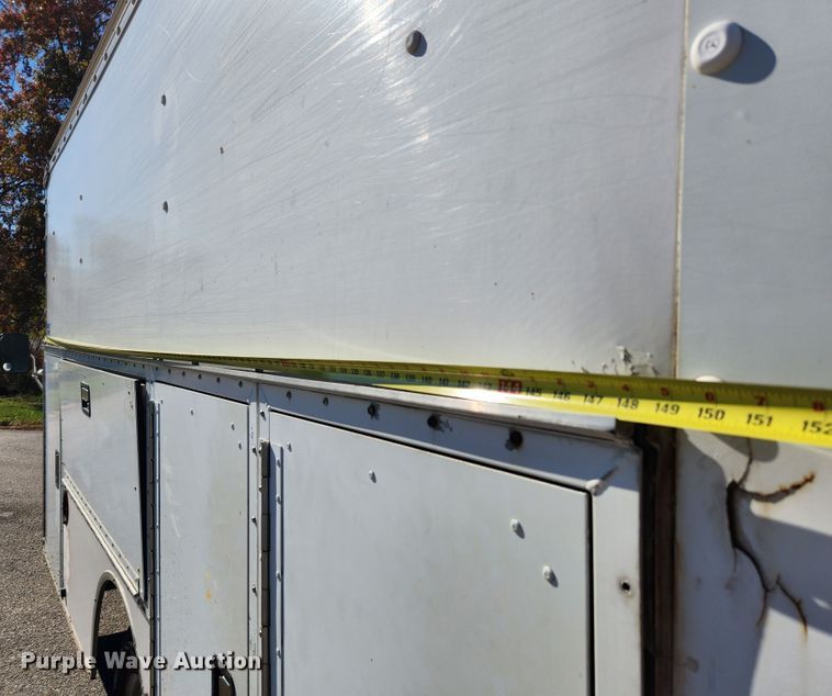 image for item MK9500 2002 Chevrolet Express G3500  box truck