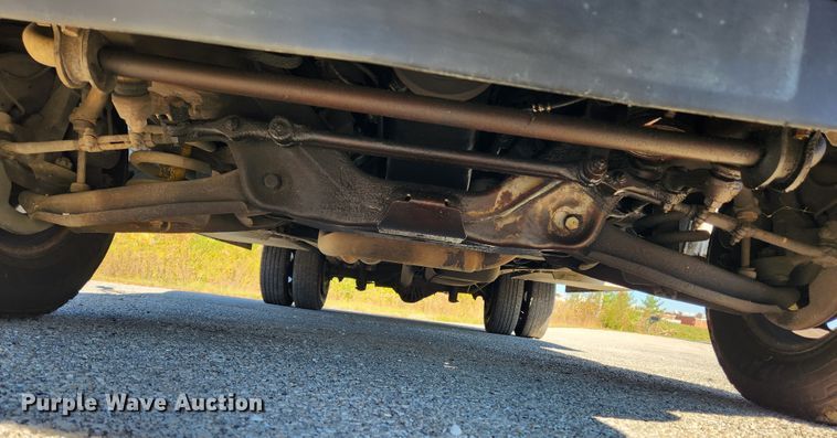 image for item MK9500 2002 Chevrolet Express G3500  box truck