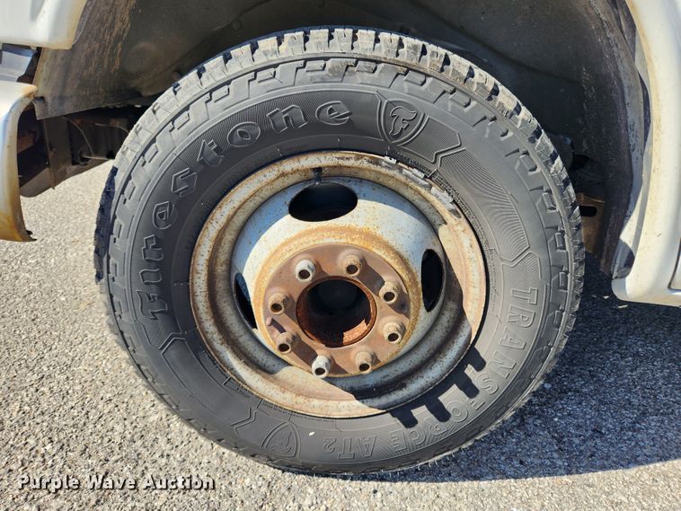 image for item MK9500 2002 Chevrolet Express G3500  box truck