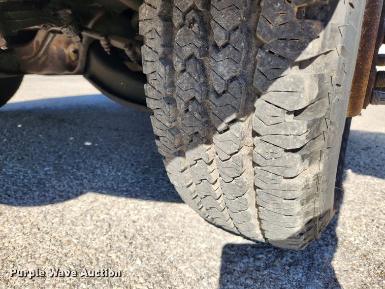 image for item MK9500 2002 Chevrolet Express G3500  box truck