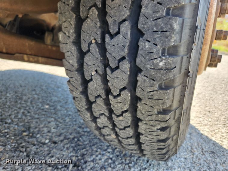 image for item MK9500 2002 Chevrolet Express G3500  box truck