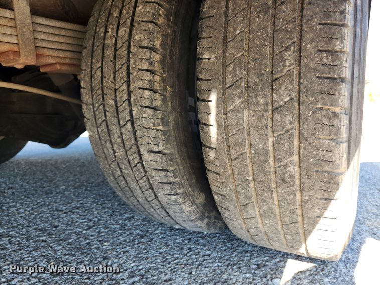 image for item MK9500 2002 Chevrolet Express G3500  box truck