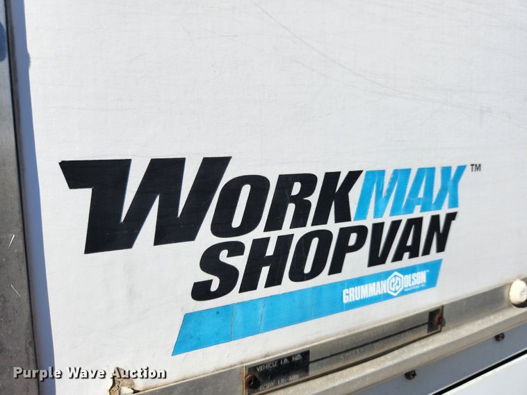 image for item MK9500 2002 Chevrolet Express G3500  box truck