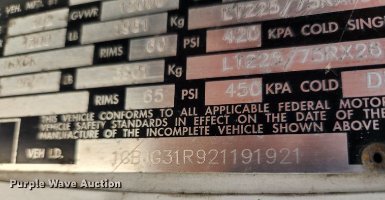 image for item MK9500 2002 Chevrolet Express G3500  box truck