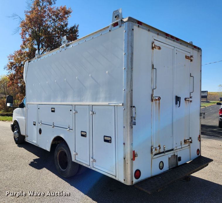 image for item MK9501 2005 Chevrolet Express G3500  box truck