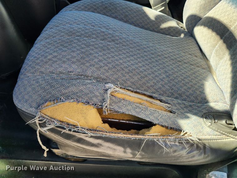 image for item MK9501 2005 Chevrolet Express G3500  box truck