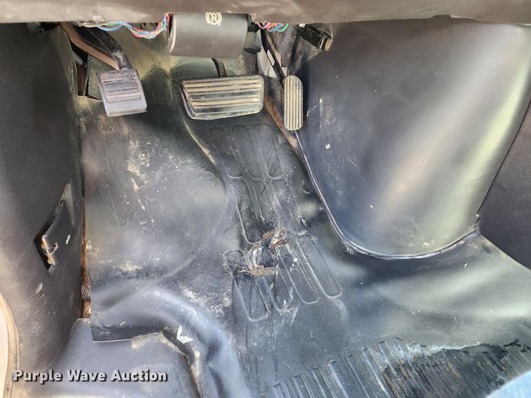 image for item MK9501 2005 Chevrolet Express G3500  box truck