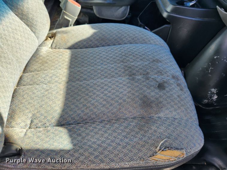 image for item MK9501 2005 Chevrolet Express G3500  box truck