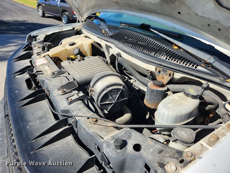 image for item MK9501 2005 Chevrolet Express G3500  box truck