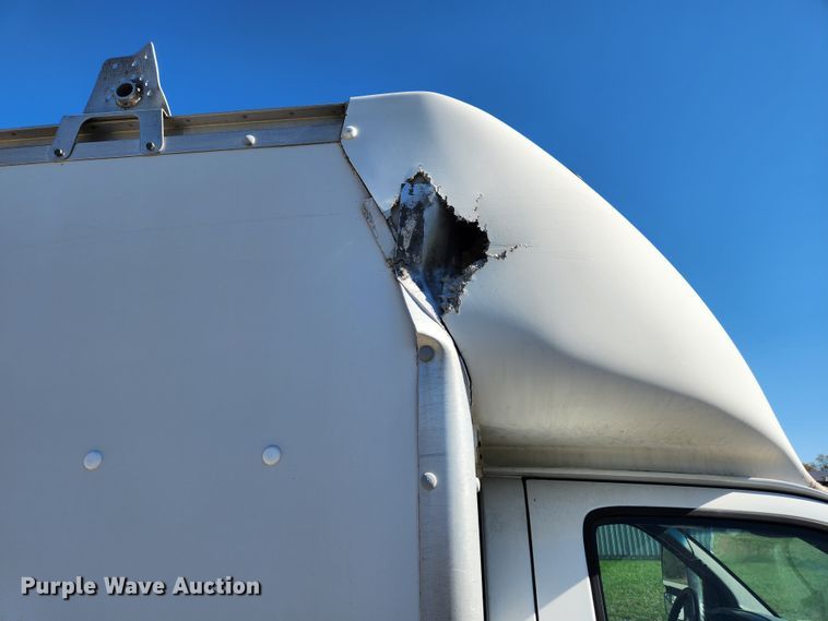 image for item MK9501 2005 Chevrolet Express G3500  box truck