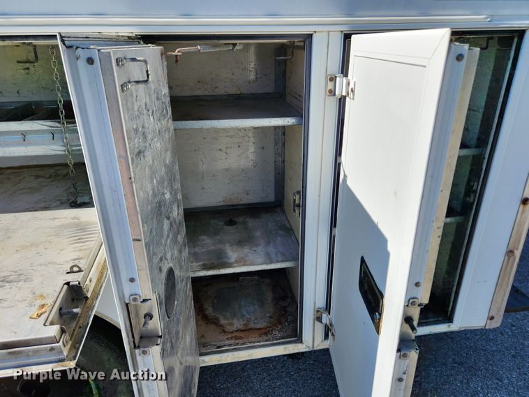 image for item MK9501 2005 Chevrolet Express G3500  box truck