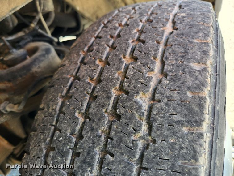 image for item MK9501 2005 Chevrolet Express G3500  box truck