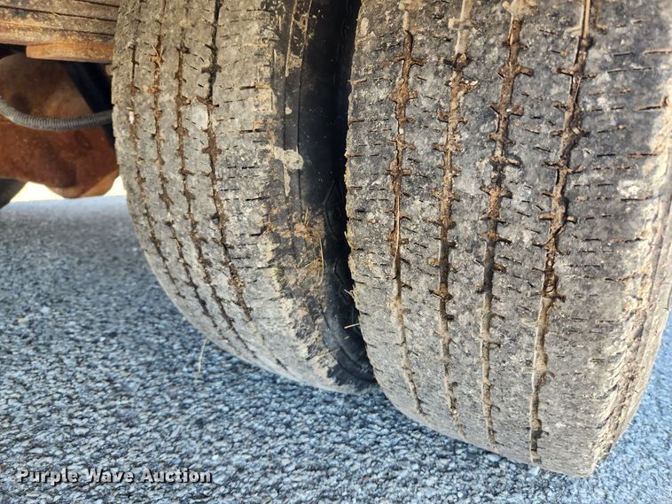 image for item MK9501 2005 Chevrolet Express G3500  box truck