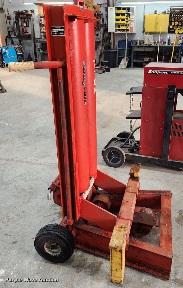 image for item MK9511 Snap On  pneumatic jack