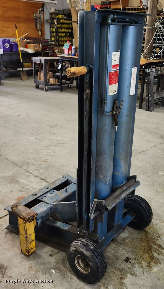 image for item MK9512 Walker  pneumatic jack