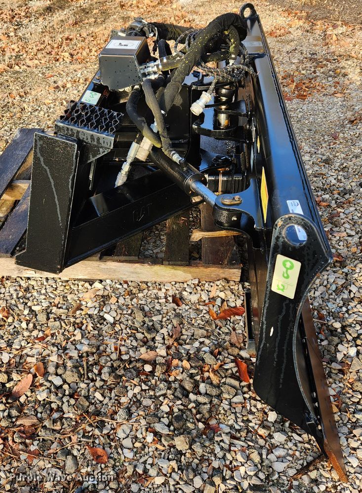 image for item MK9514 Caterpillar 424-0451  skid steer dozer blade