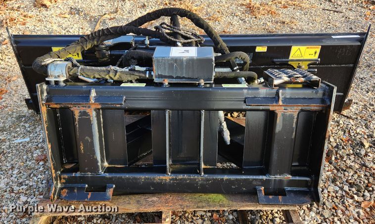 image for item MK9514 Caterpillar 424-0451  skid steer dozer blade