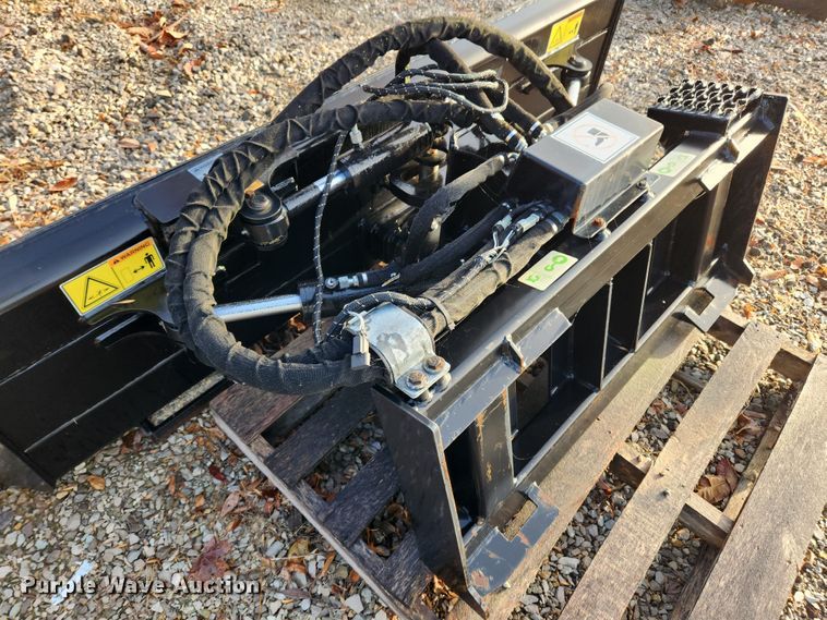 image for item MK9514 Caterpillar 424-0451  skid steer dozer blade