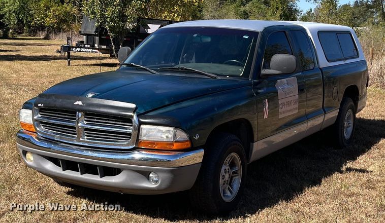 image for item MN9323 1997 Dodge Dakota  Club Cab pickup truck