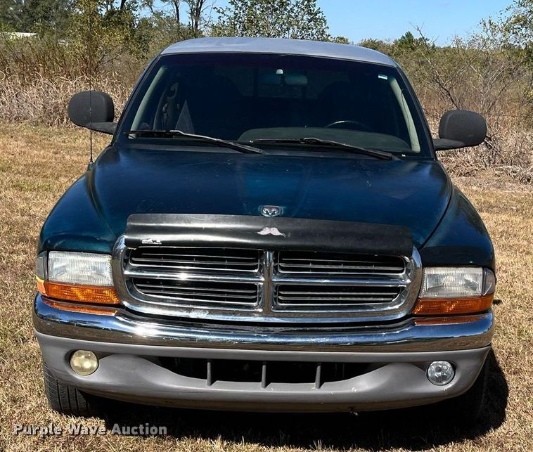 image for item MN9323 1997 Dodge Dakota  Club Cab pickup truck