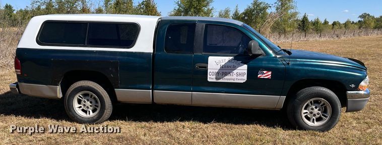 image for item MN9323 1997 Dodge Dakota  Club Cab pickup truck