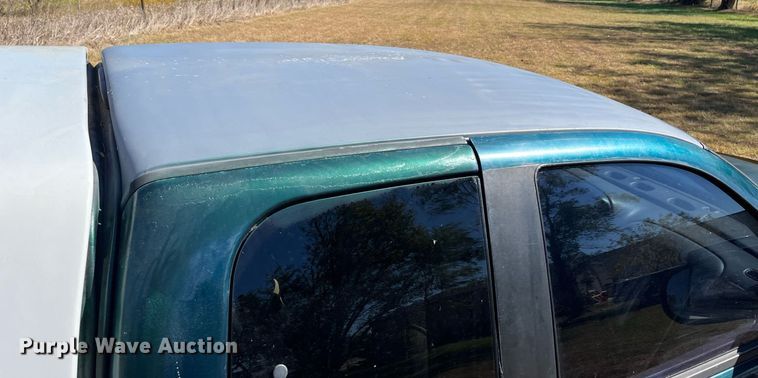 image for item MN9323 1997 Dodge Dakota  Club Cab pickup truck