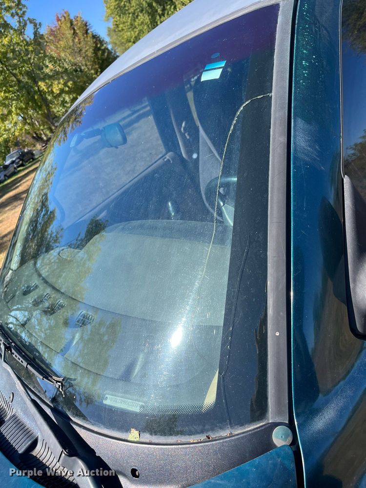 image for item MN9323 1997 Dodge Dakota  Club Cab pickup truck