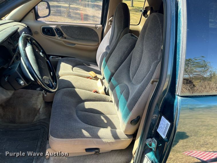 image for item MN9323 1997 Dodge Dakota  Club Cab pickup truck