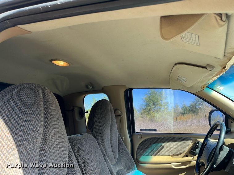 image for item MN9323 1997 Dodge Dakota  Club Cab pickup truck