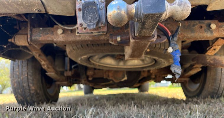 image for item MN9323 1997 Dodge Dakota  Club Cab pickup truck