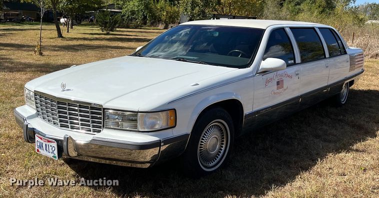 image for item MN9324 1995 Cadillac Fleetwood  limousine