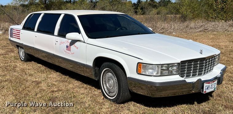 image for item MN9324 1995 Cadillac Fleetwood  limousine