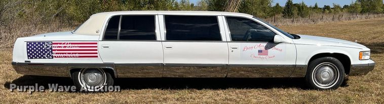 image for item MN9324 1995 Cadillac Fleetwood  limousine