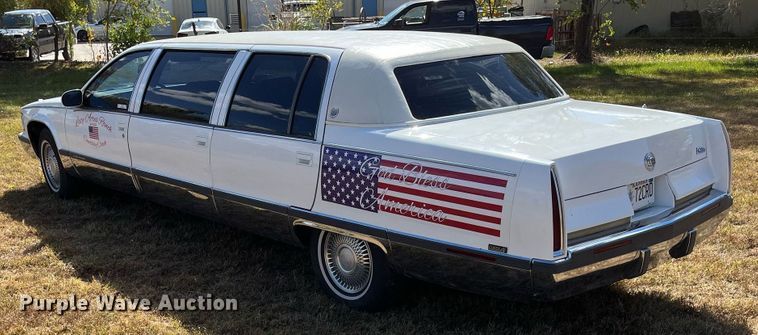 image for item MN9324 1995 Cadillac Fleetwood  limousine