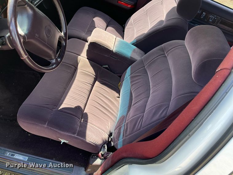 image for item MN9324 1995 Cadillac Fleetwood  limousine