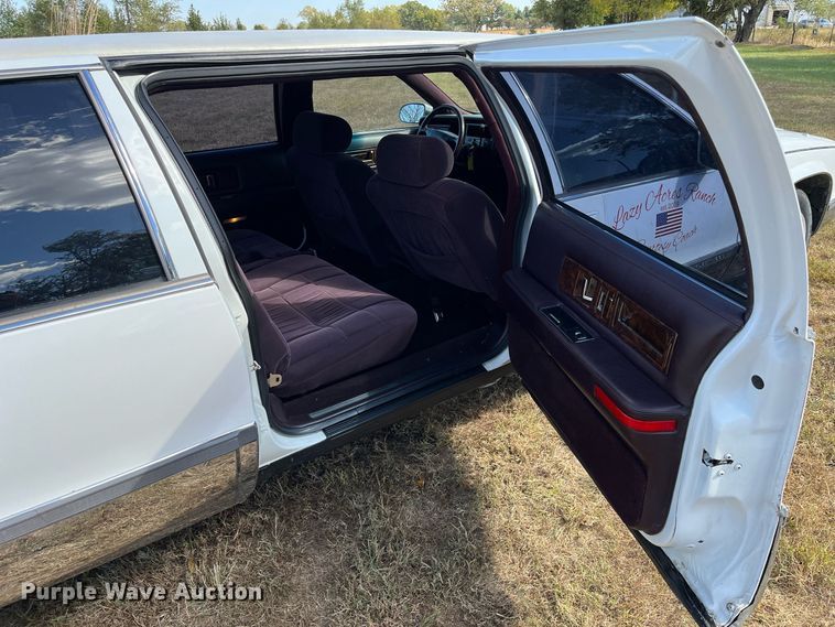 image for item MN9324 1995 Cadillac Fleetwood  limousine