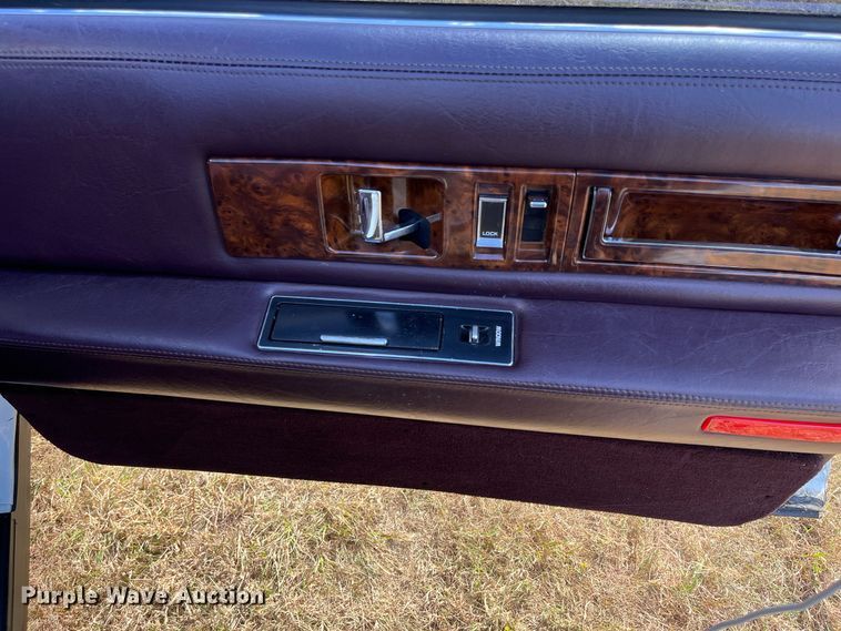 image for item MN9324 1995 Cadillac Fleetwood  limousine