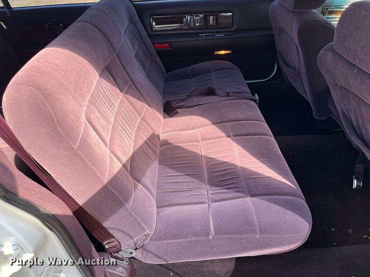 image for item MN9324 1995 Cadillac Fleetwood  limousine