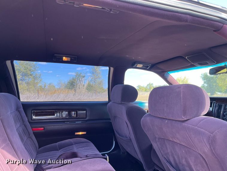 image for item MN9324 1995 Cadillac Fleetwood  limousine