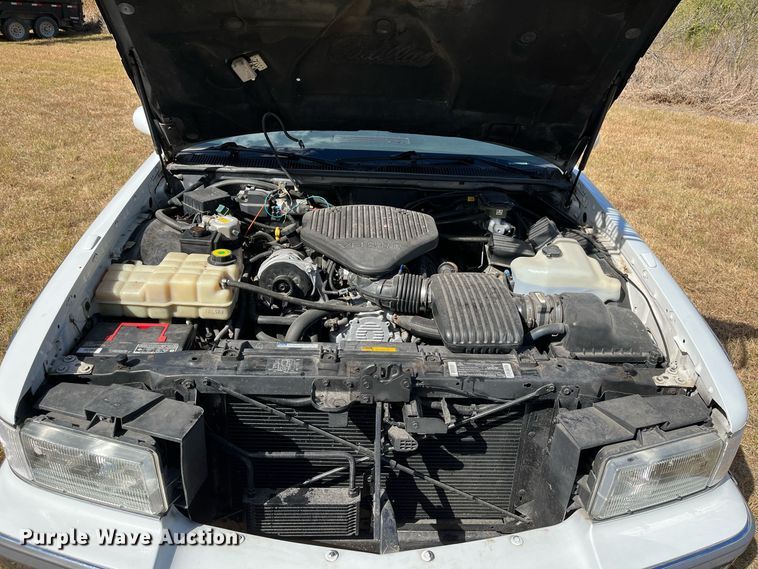 image for item MN9324 1995 Cadillac Fleetwood  limousine